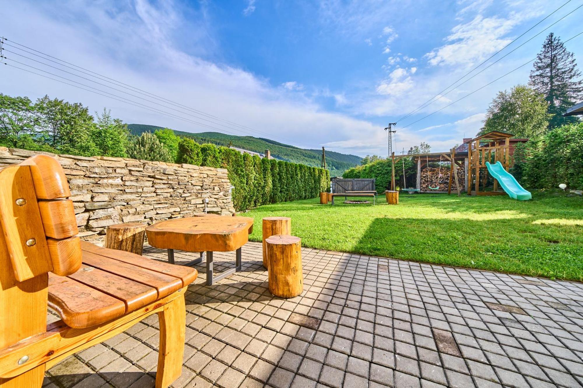 Desny Kout Villa Kouty Exterior photo